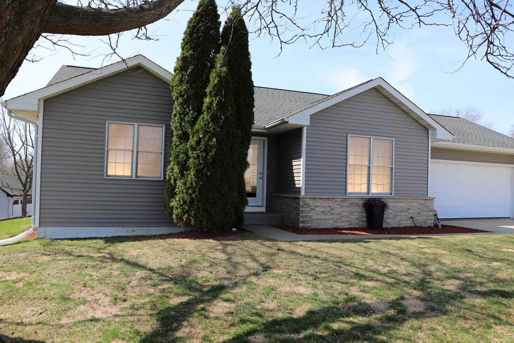 Photo of 4225 Whitney STREET, Janesville, WI 53546 (MLS # 2019683)