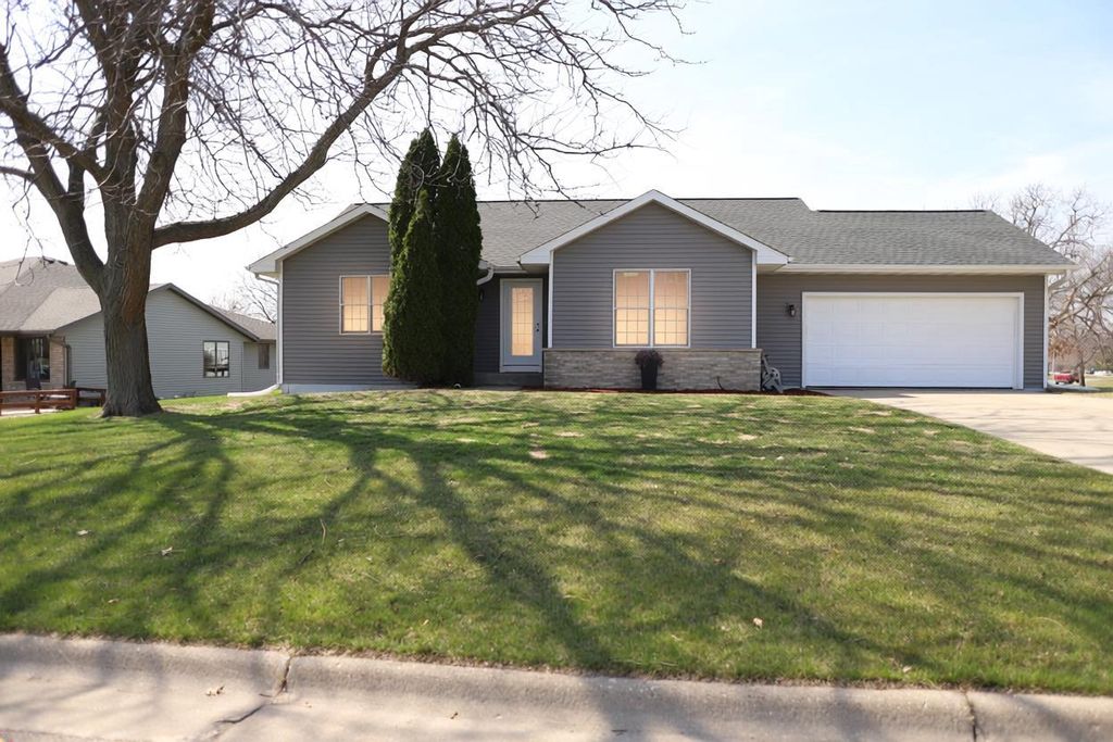 Photo of 4225 Whitney STREET, Janesville, WI 53546 (MLS # 2019683)
