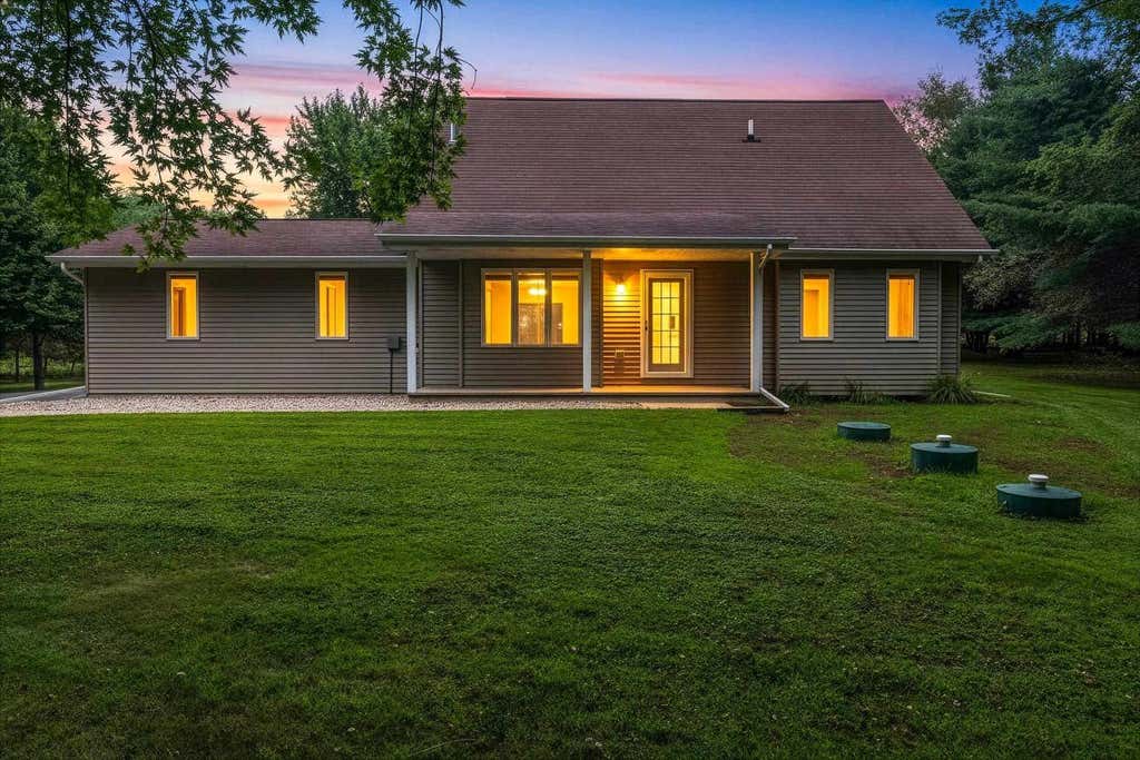 Photo of 7364 Jensen ROAD, Oshkosh, WI 54904 (MLS # 50331033)