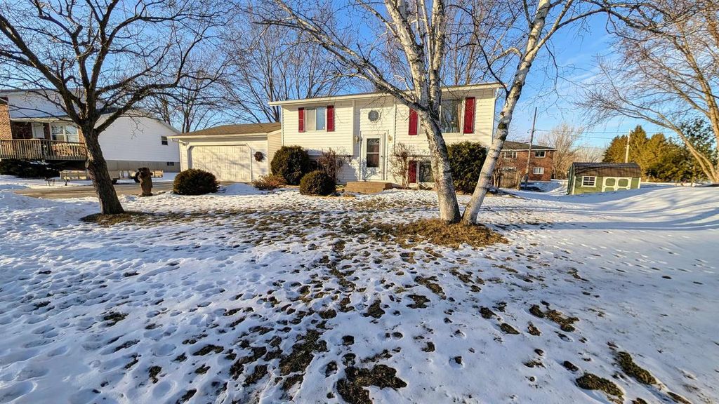 Photo of 607 E Forest STREET, Black Creek, WI 54106 (MLS # 50320625)