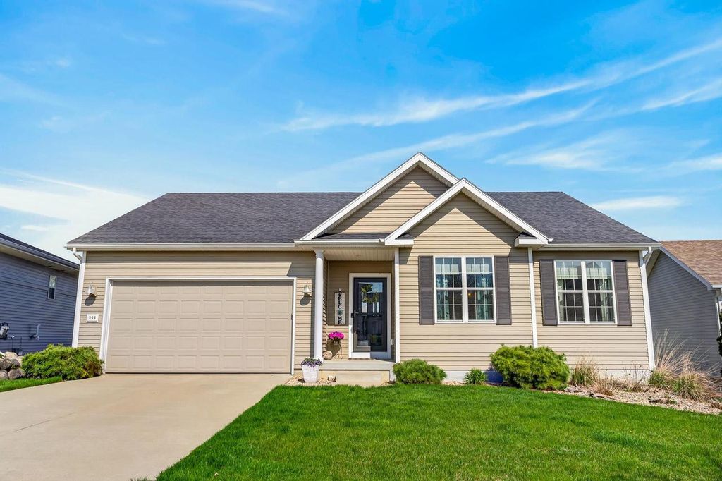 Photo of 944 Silver Ripple WAY, Deforest, WI 53532 (MLS # 2021314)