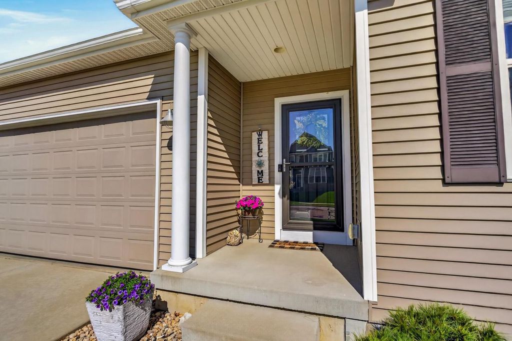 Photo of 944 Silver Ripple WAY, Deforest, WI 53532 (MLS # 2021314)