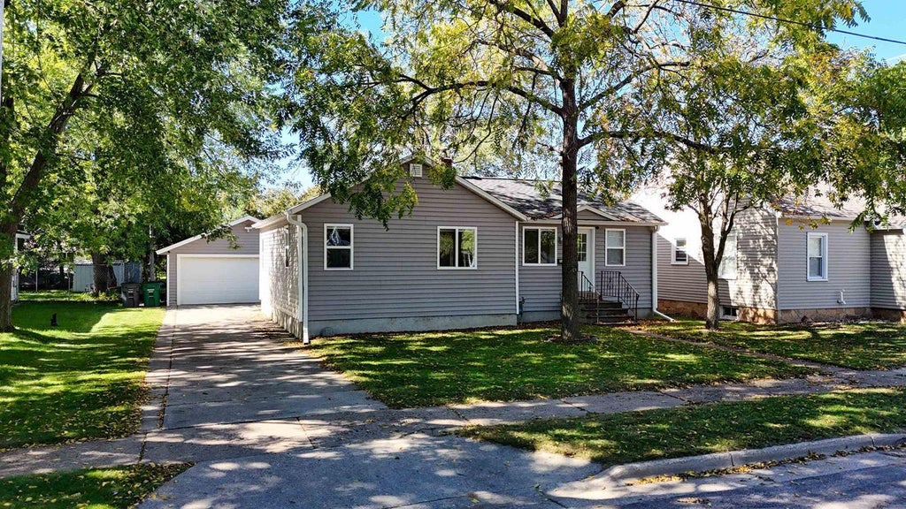Photo of 331 10th Street North, Wisconsin Rapids, WI 54494 (MLS # 22605349)