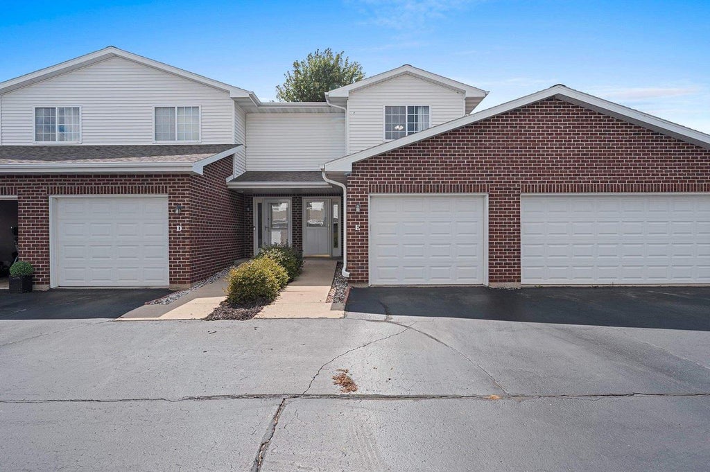 Photo of 1903 Riverside DRIVE #E, Suamico, WI 54313 (MLS # 50331847)
