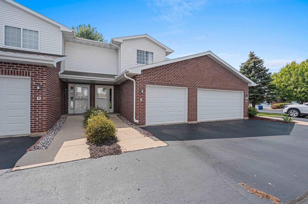 Photo of 1903 Riverside DRIVE #E, Suamico, WI 54313 (MLS # 50331847)