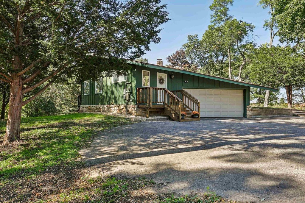 Photo of 440 N Webb AVENUE, Reedsburg, WI 53959 (MLS # 2033936)