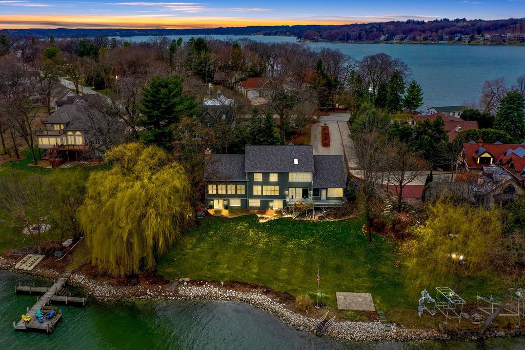 Photo of W277N3016 Rocky Point ROAD, Pewaukee, WI 53072 (MLS # 1955767)