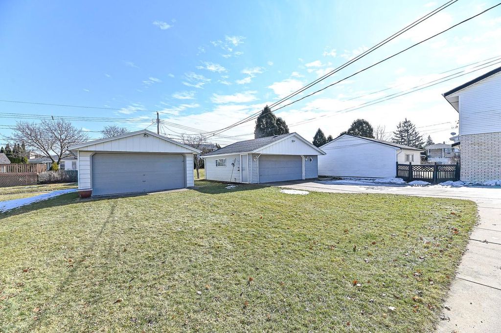 Photo of 3824 S 75th STREET #3826, Milwaukee, WI 53220 (MLS # 1951210)