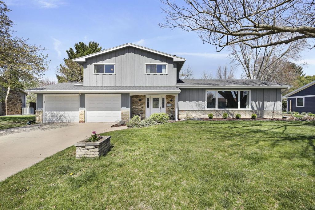 Photo of 5318 Jonquil COURT, Middleton, WI 53562 (MLS # 2021496)