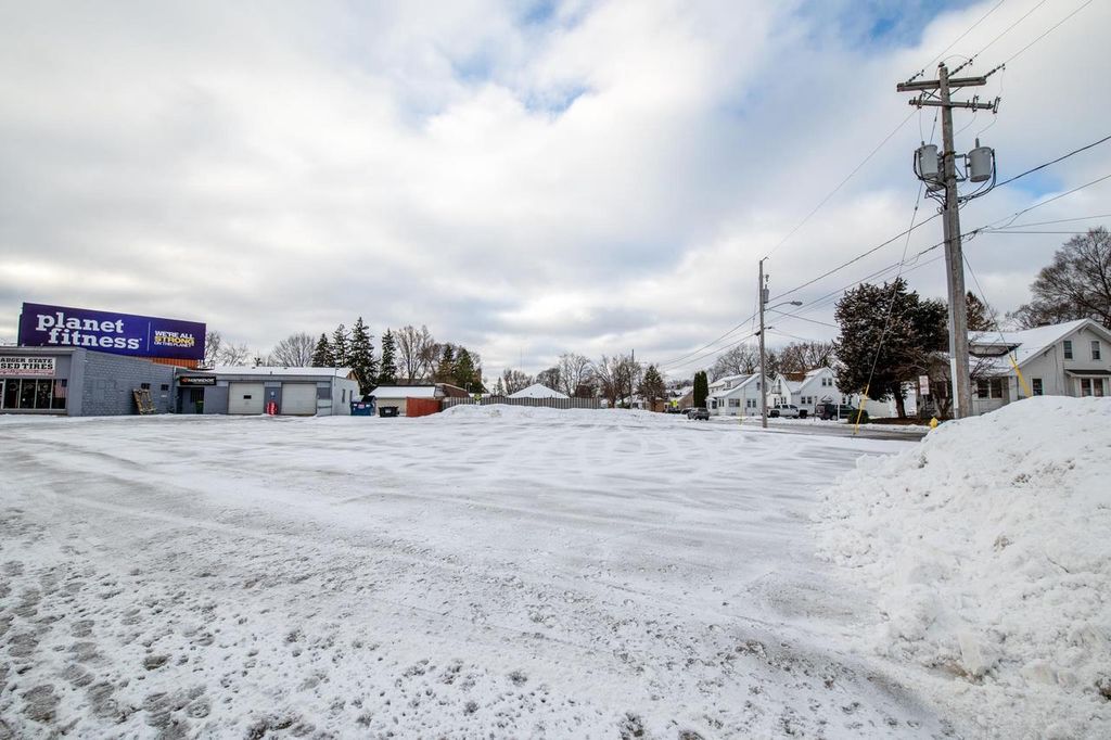 Photo of 1662 Main STREET, Green Bay, WI 54302 (MLS # 50319876)