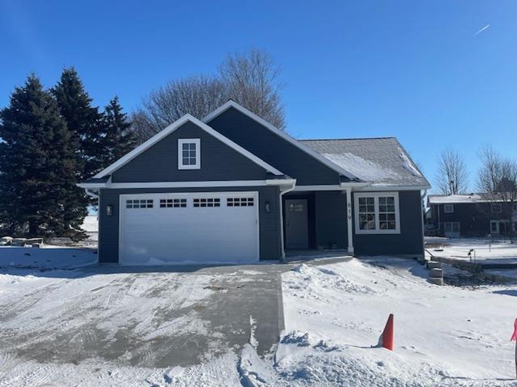 Photo of 517 Alan DRIVE, Mount Horeb, WI 53572 (MLS # 2023003)