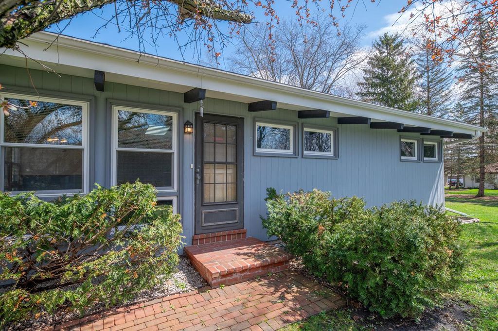 Photo of 745 Green Tree ROAD, West Bend, WI 53095 (MLS # 1958215)