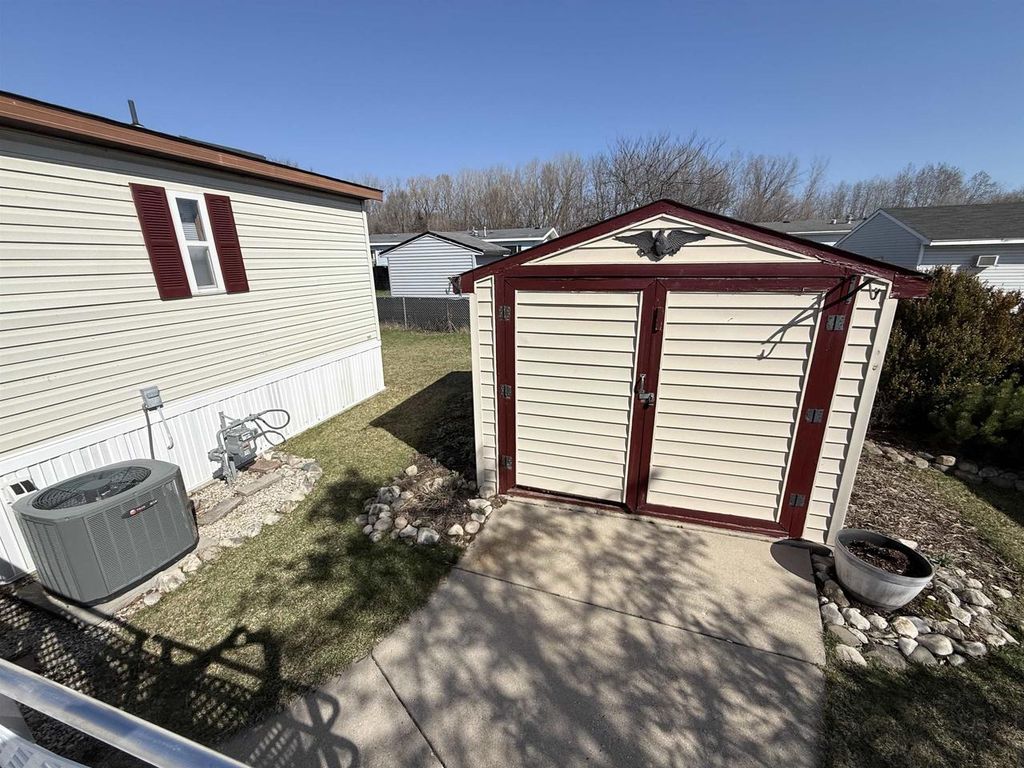 Photo of 402 Opal AVENUE, Lannon, WI 53046 (MLS # 2020235)