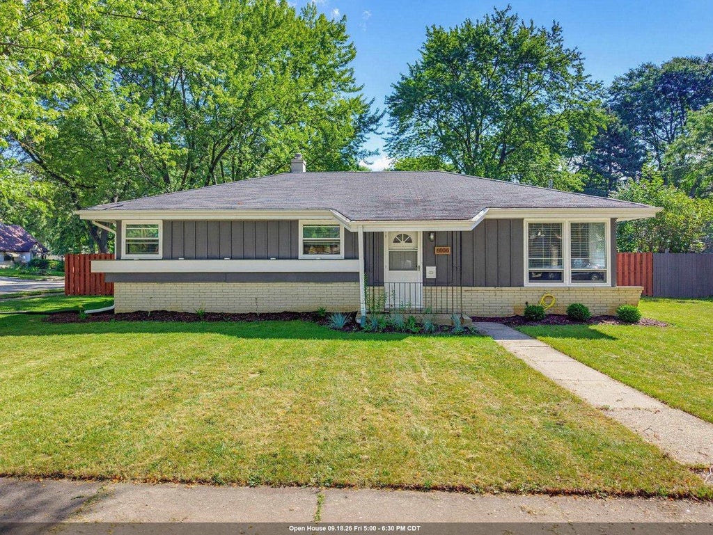 Photo of 6006 S 20th STREET, Milwaukee, WI 53221 (MLS # 50332622)