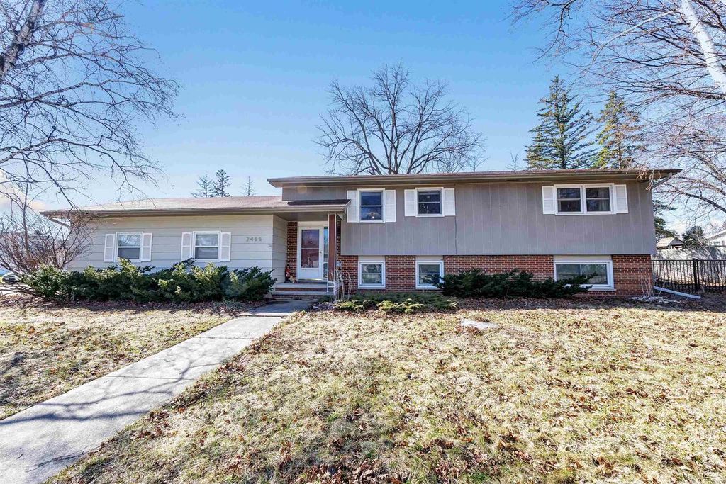 Photo of 2455 Kingston PLACE, Oshkosh, WI 54904 (MLS # 50323695)