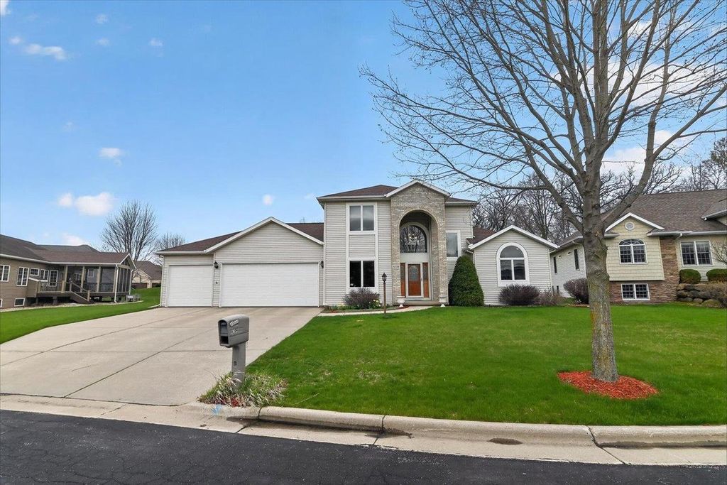 Photo of 6104 Brunet Island COURT, Mcfarland, WI 53558 (MLS # 2020888)
