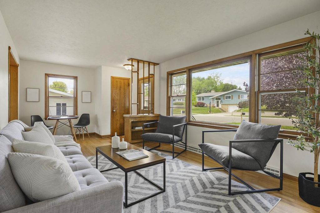 Photo of 512 Prospect ROAD, Waunakee, WI 53597 (MLS # 2023264)