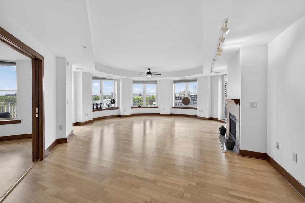 Photo of 333 W Mifflin STREET #6180, Madison, WI 53703 (MLS # 2022924)