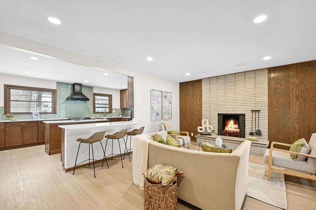 Photo of 7711 N Van Dyke ROAD, Fox Point, WI 53217 (MLS # 1946918)