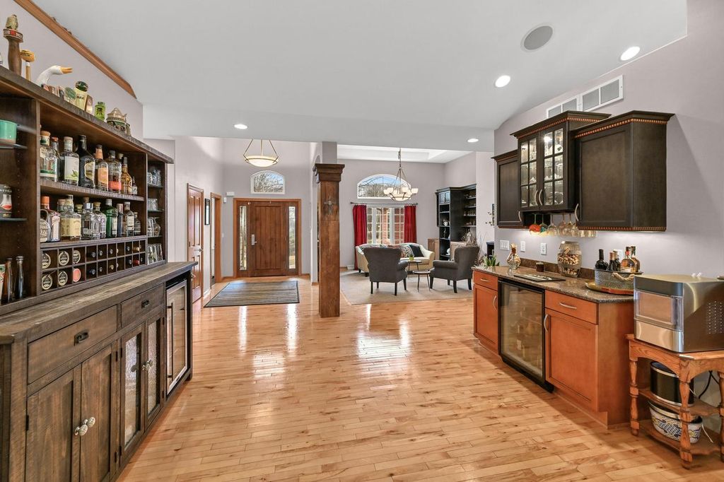 Photo of W292N4254 Prairie Wind CIRCLE NORTH CIRCLE N, Pewaukee, WI 53072 (MLS # 1952671)