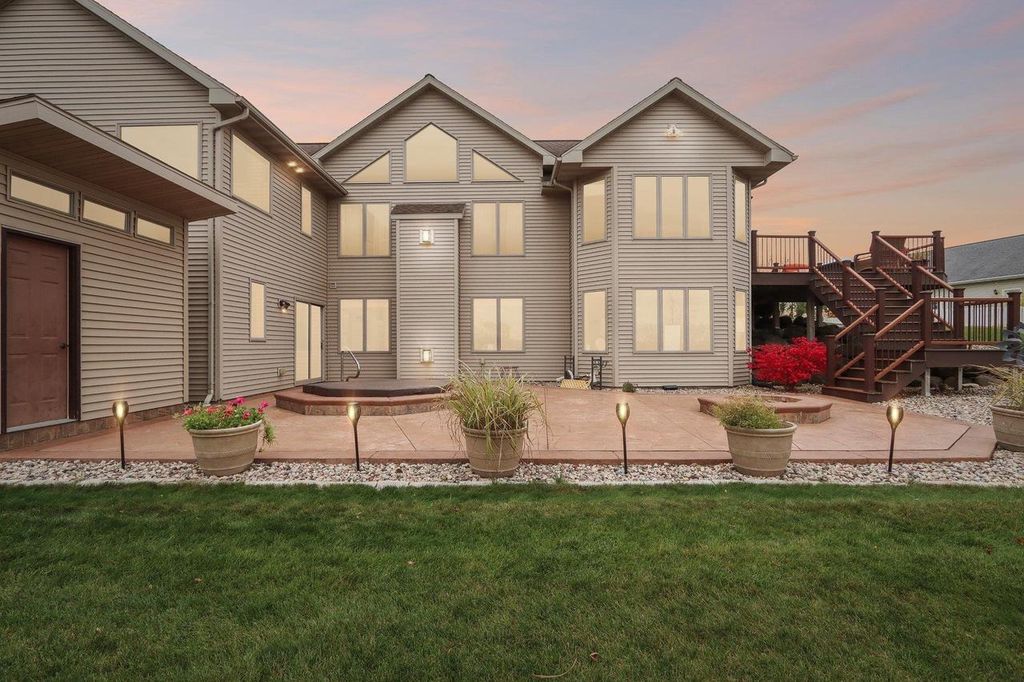 Photo of 6784 Tartan TRAIL, Sun Prairie, WI 53590 (MLS # 2019389)