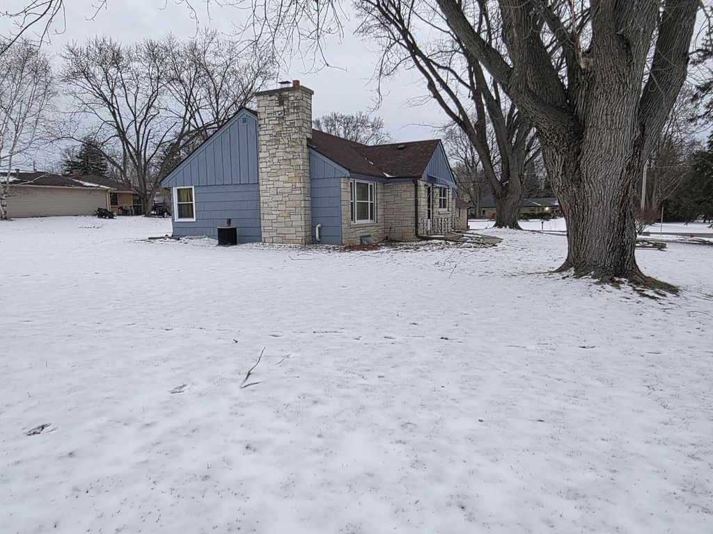 Photo of 10208 W Spencer PLACE, Milwaukee, WI 53224 (MLS # 1946645)