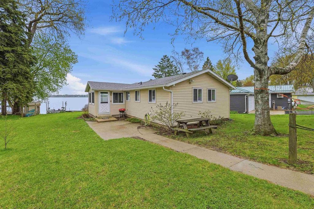 Photo of N9384 Idle Hour DRIVE, Randolph, WI 53956 (MLS # 2010396)