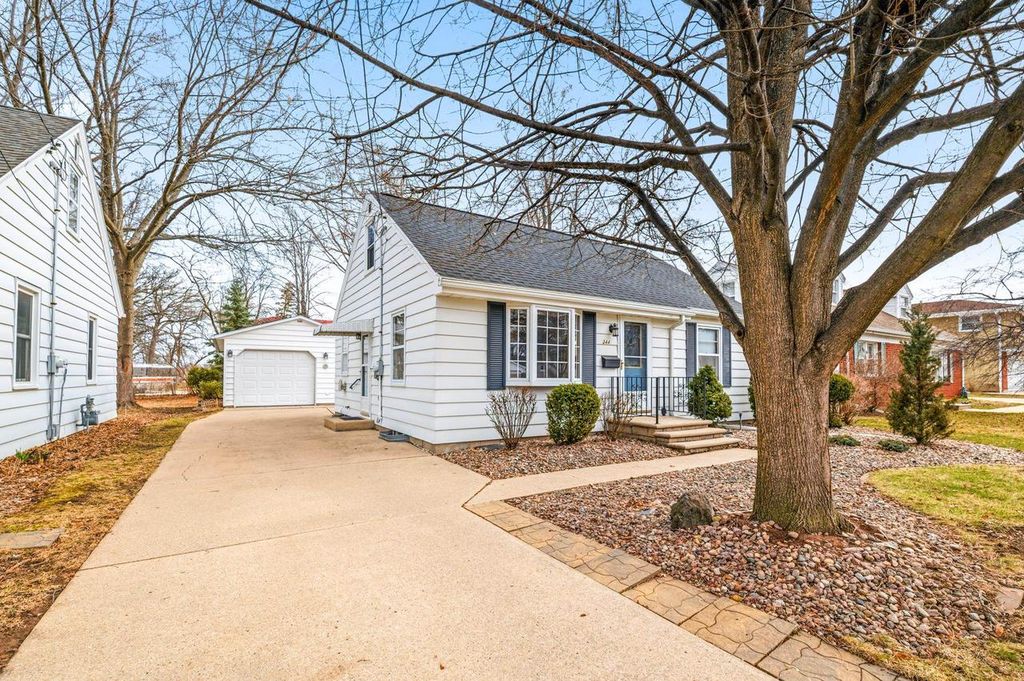 Photo of 344 Coolidge STREET, Green Bay, WI 54301 (MLS # 50323068)