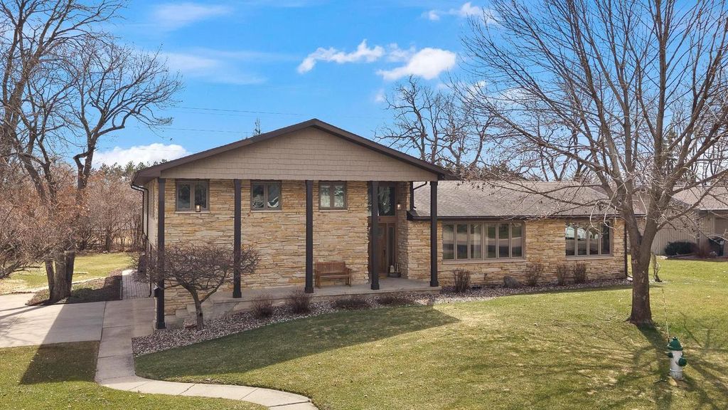 Photo of 444 Winnebago AVENUE, Portage, WI 53901 (MLS # 2019624)