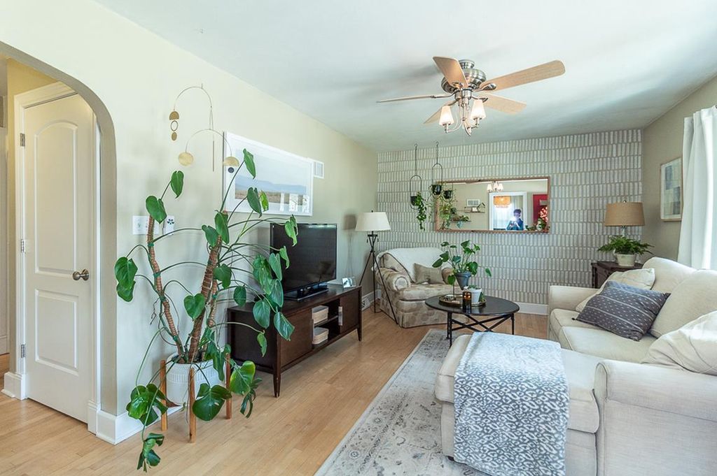 Photo of 1406 Lawrence STREET, New London, WI 54961 (MLS # 50322937)