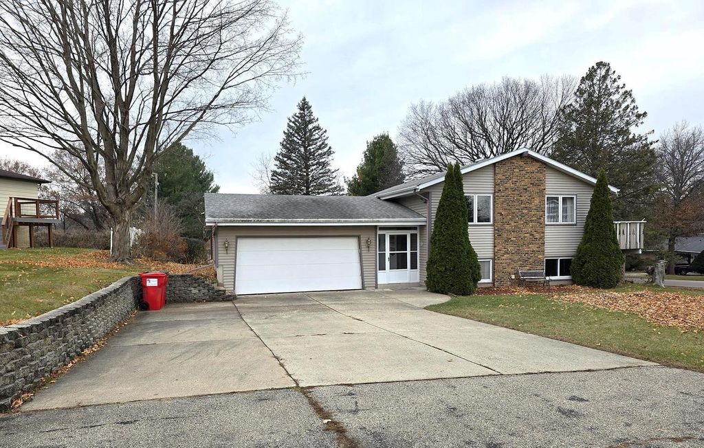 Photo of 2740 S Nakoma COURT, Beloit, WI 53511 (MLS # 2016142)