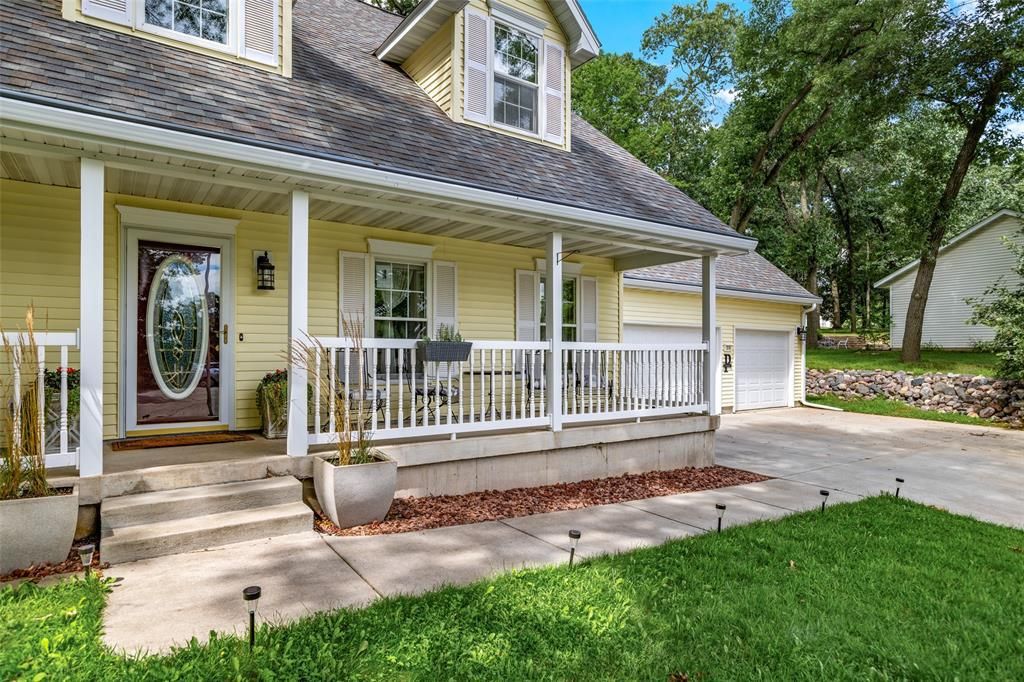 Photo of 318 Paris Place, Eau Claire, WI 54703 (MLS # 1599602)