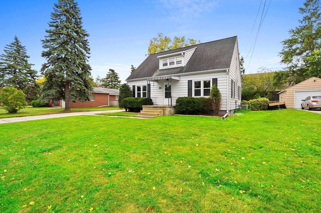 Photo of 2244 Preble AVENUE, Green Bay, WI 54302 (MLS # 50316667)