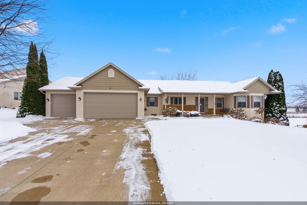 Photo of N549 Robinhood DRIVE, Sherwood, WI 54169 (MLS # 50318862)