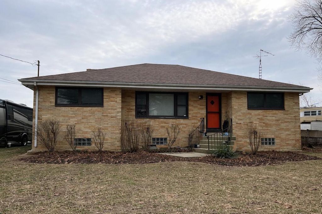 Photo of 9851 Lakeshore DRIVE, Pleasant Prairie, WI 53158 (MLS # 1954032)