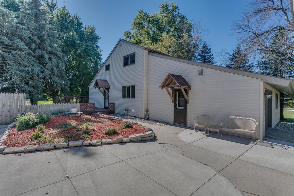 Photo of W5321 Quarry ROAD, Appleton, WI 54913 (MLS # 50316672)