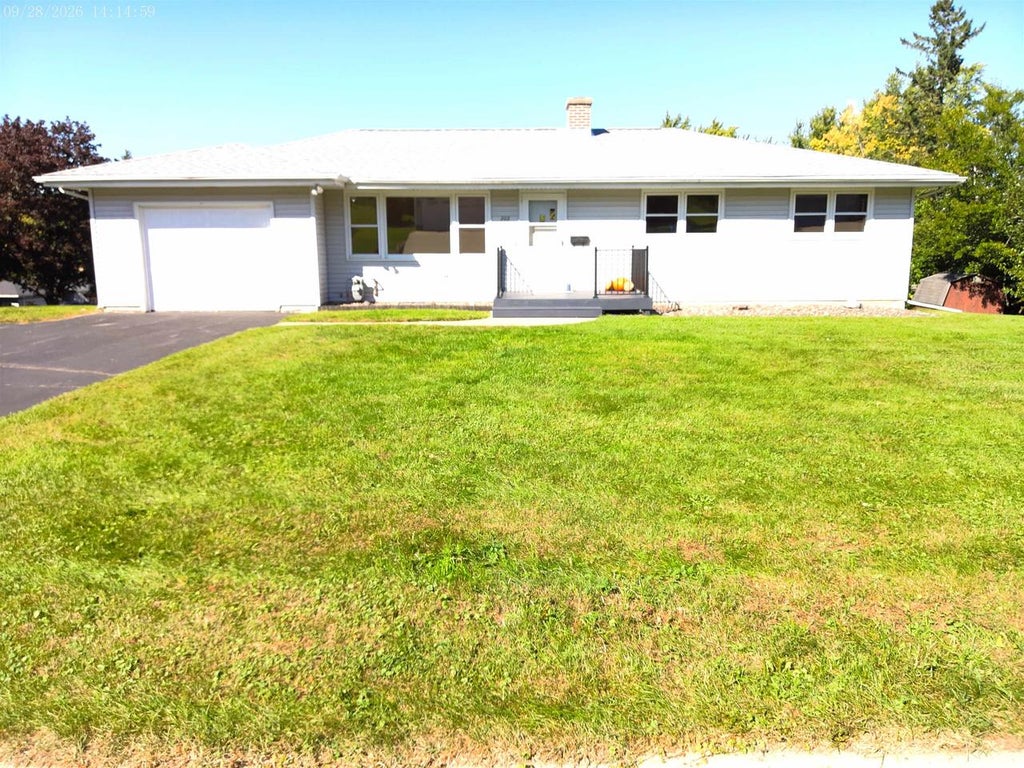 Photo of 202 SUNSET DRIVE, Deforest, WI 53532 (MLS # 2033607)