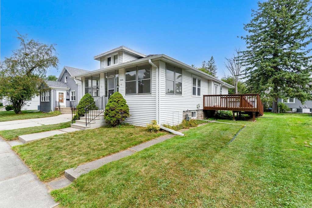 Photo of 1004 Elmore STREET, Green Bay, WI 54303 (MLS # 50331432)