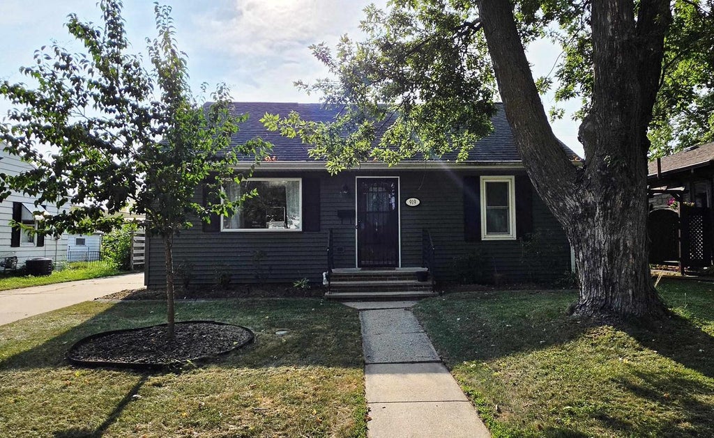 Photo of 919 N Sharon STREET, Appleton, WI 54914 (MLS # 50331317)