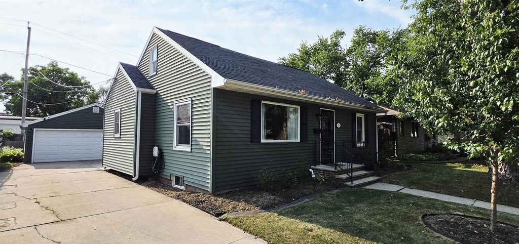 Photo of 919 N Sharon STREET, Appleton, WI 54914 (MLS # 50331317)