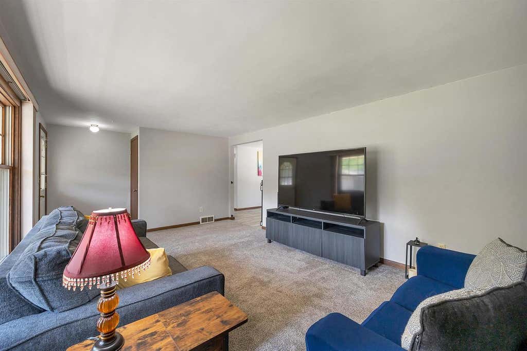 Photo of 2343 Deer TRAIL, Green Bay, WI 54302 (MLS # 50330427)