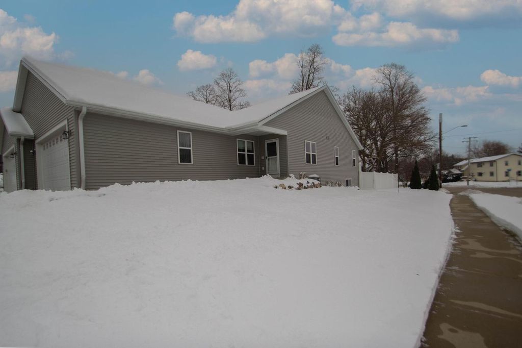 Photo of 301 Creekside COURT, Watertown, WI 53098 (MLS # 1944265)
