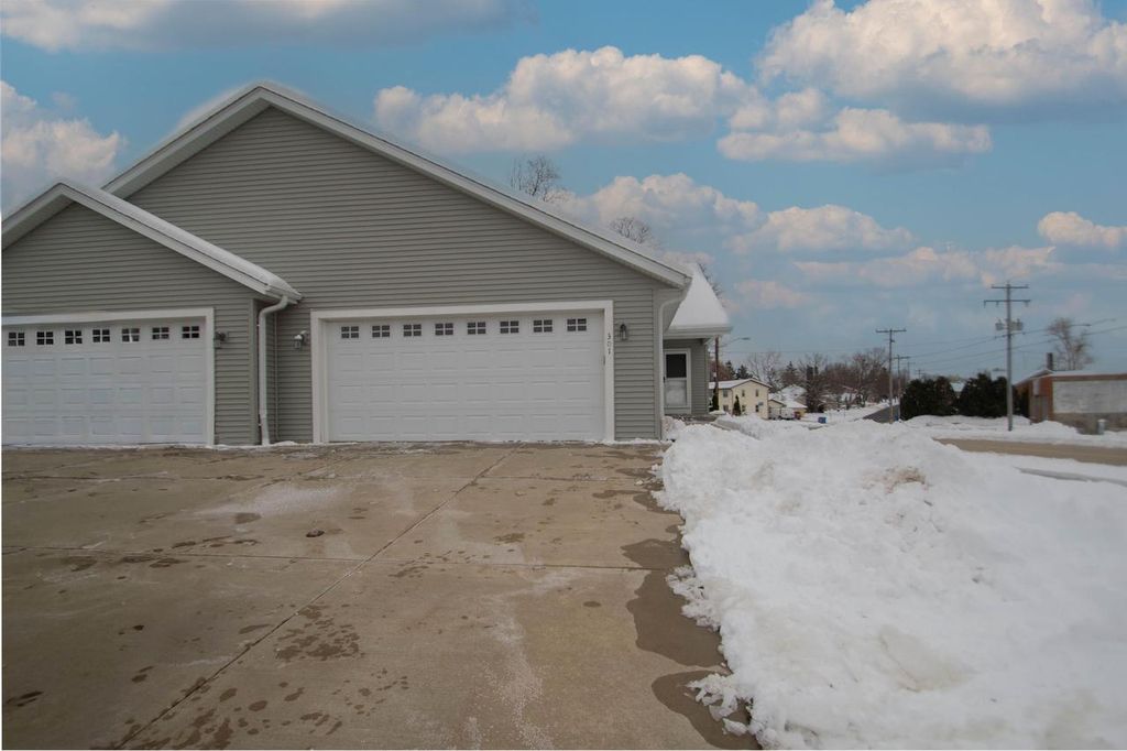 Photo of 301 Creekside COURT, Watertown, WI 53098 (MLS # 1944265)