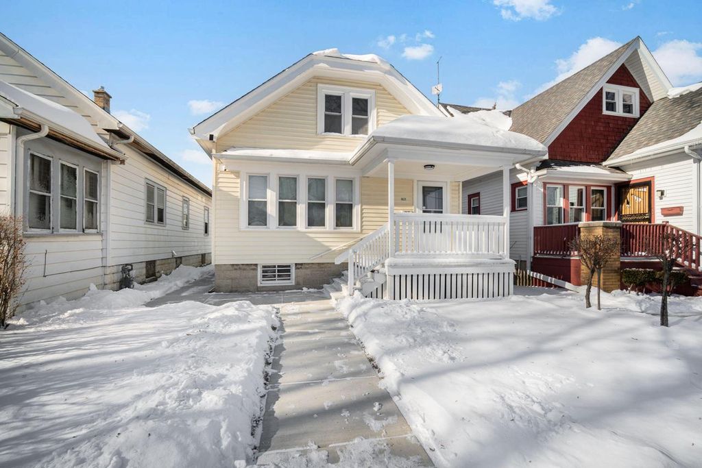 Photo of 4631 N 37th STREET, Milwaukee, WI 53209 (MLS # 1948247)