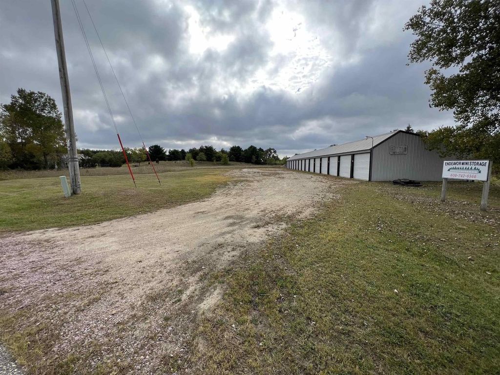 Photo of W300S3280 Snowdon DRIVE, Waukesha, WI 53189 (MLS # 1944544)