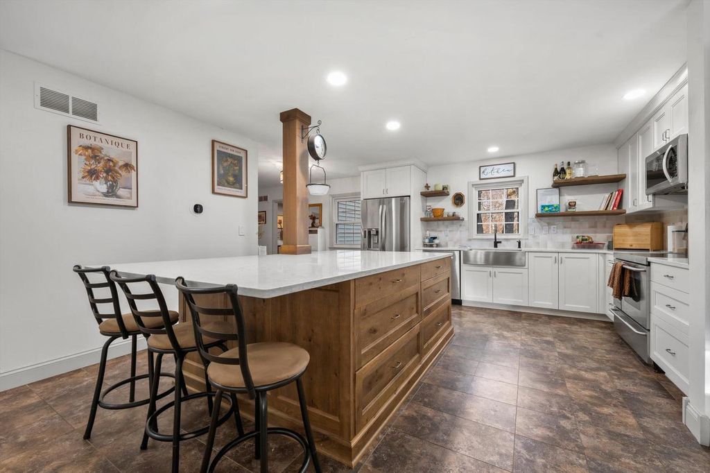 Photo of W341N6716 Lancelot DRIVE, Oconomowoc, WI 53066 (MLS # 1947490)