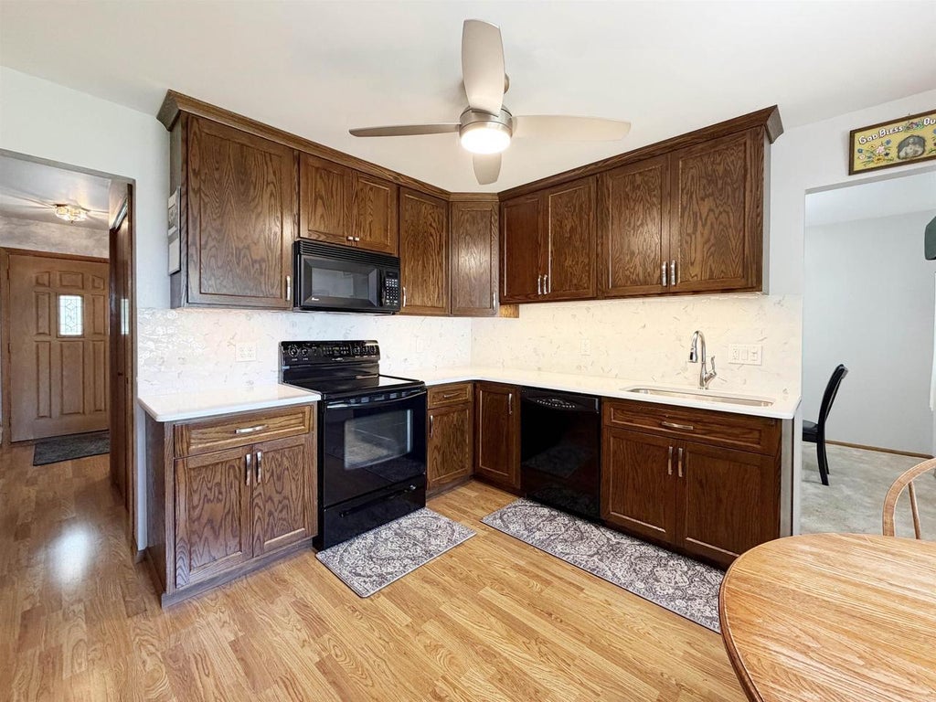Photo of 291 Old Pioneer ROAD, Fond Du Lac, WI 54935 (MLS # 50332010)