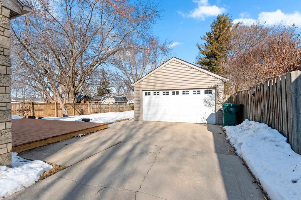 Photo of 2216 Glendale AVENUE, Green Bay, WI 54303 (MLS # 50321041)