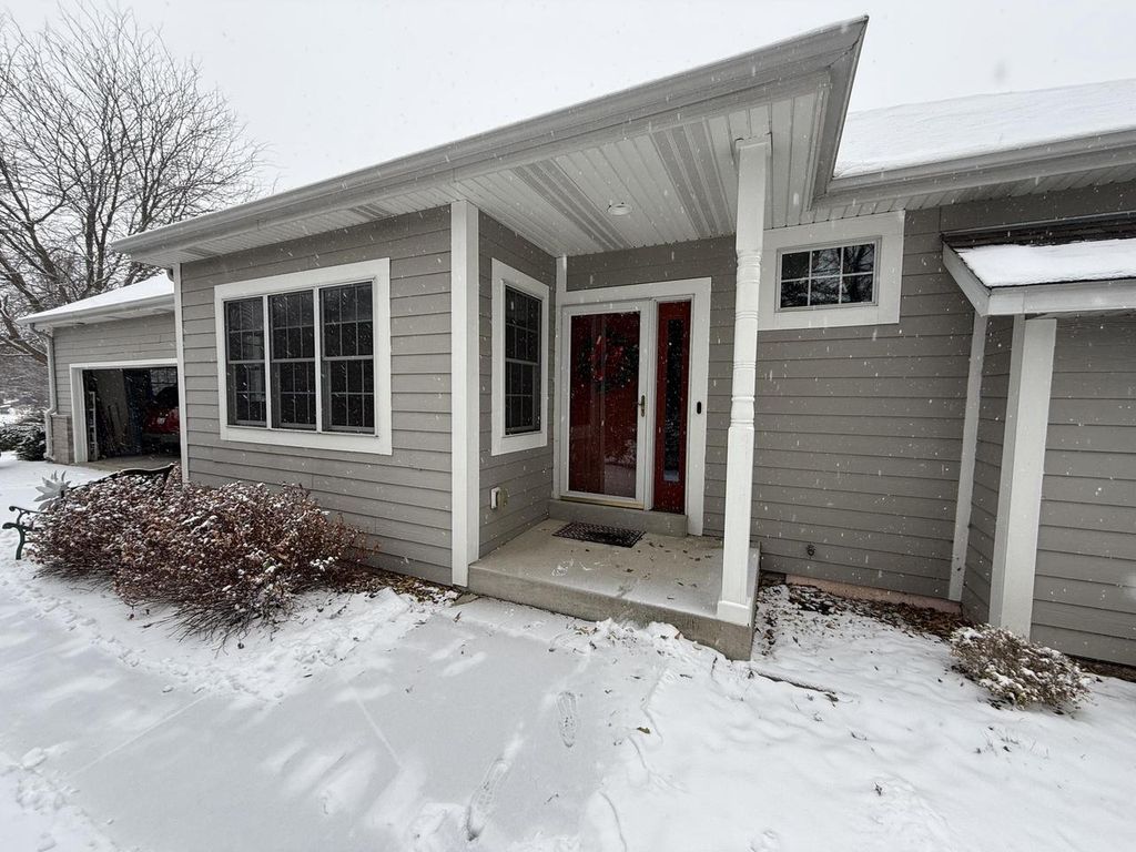 Photo of N108W17282 Lilac LANE, Germantown, WI 53022 (MLS # 1944196)