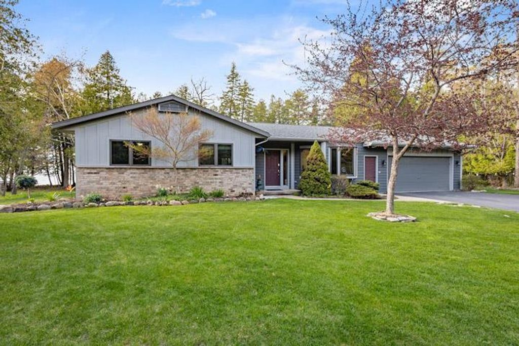 Photo of 4567 Sherwood Point ROAD, Sturgeon Bay, WI 54235 (MLS # 50325347)